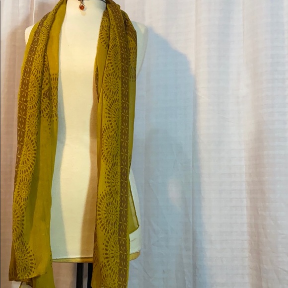 Scarf / Wrap - Picture 1 of 6